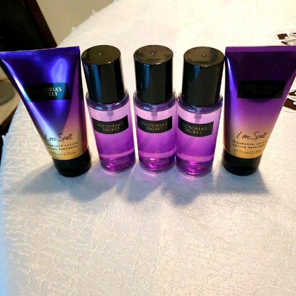 Victoria secret love spill - Picture 2 of 5